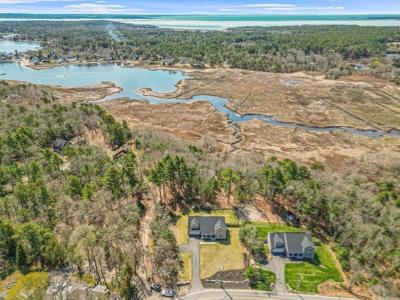 52 Great Neck Road