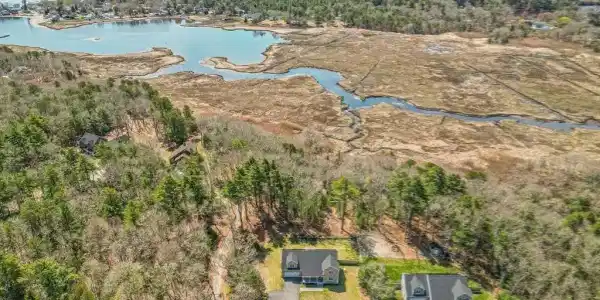 52 Great Neck Road
