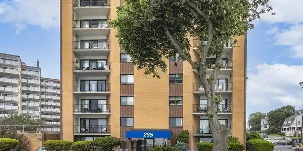 295 Lynn Shore Dr