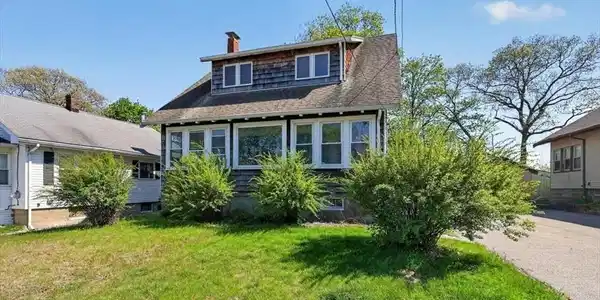 19 Lochmere Ave