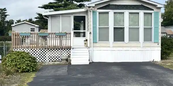 4 Joseph St