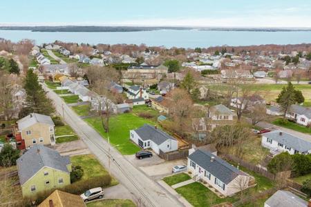 64 Pocasset Ave