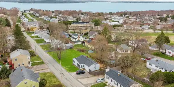 64 Pocasset Ave