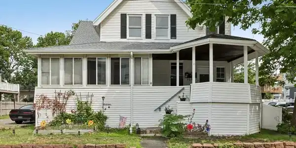 16 Underhill St