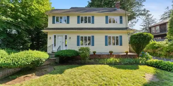 17 Preston Beach Rd
