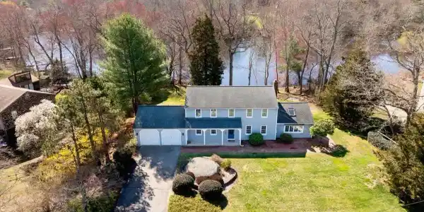 32 Presidential Cir