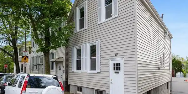 87 White St