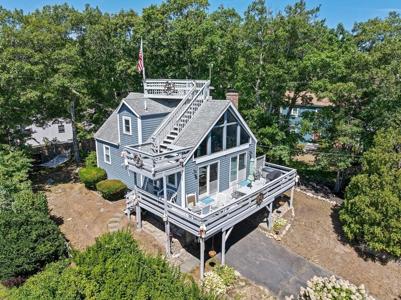 135 Shore Dr