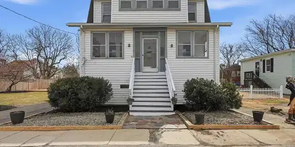 48 Bates St