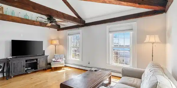 18-20 Front St