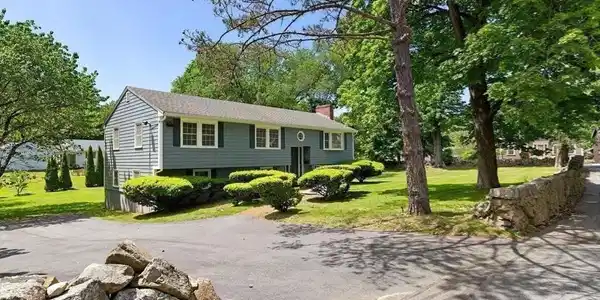 1 Brackenbury Lane