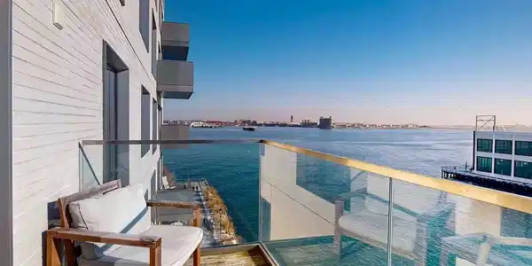 300 Pier 4 Blvd