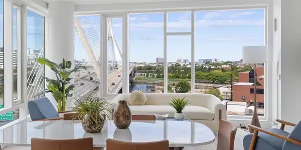 100 Lovejoy Wharf