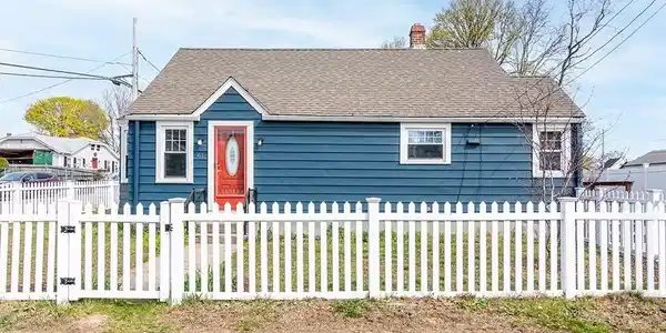 61 Bayview Avenue