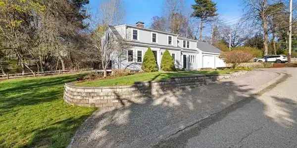 23 Mayflower Ln
