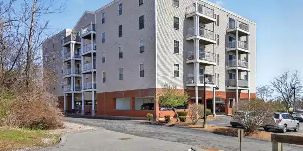 86 East Howard