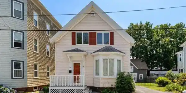 18 Willow Ave