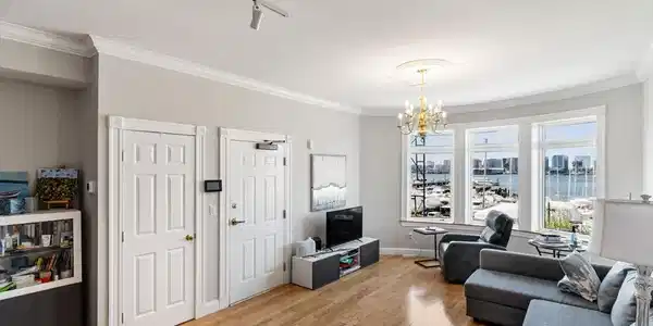 5 Brigham Street