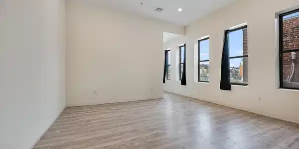 7 Central Square