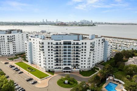 1001 Marina Dr