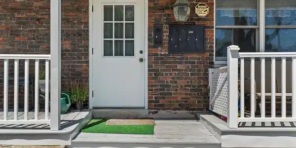 33 Ellerton St