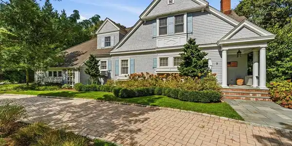 7 Eagle Drive