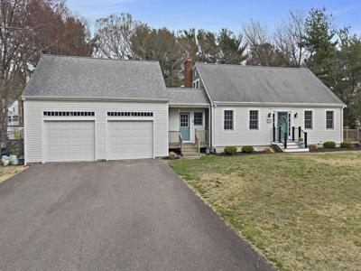 51 Meetinghouse Ln