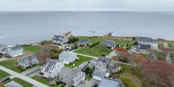 7 Mattakiset Rd