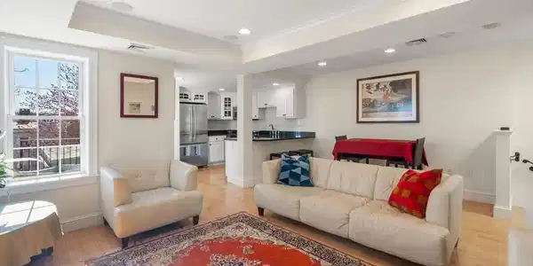13 Lexington St