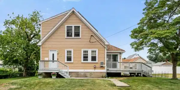 45 Howe St
