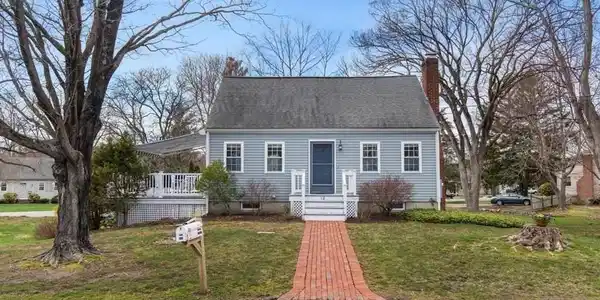 18 Hillside Rd