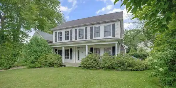 128 Spring St
