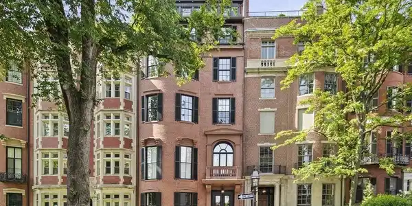 63 Mount Vernon St