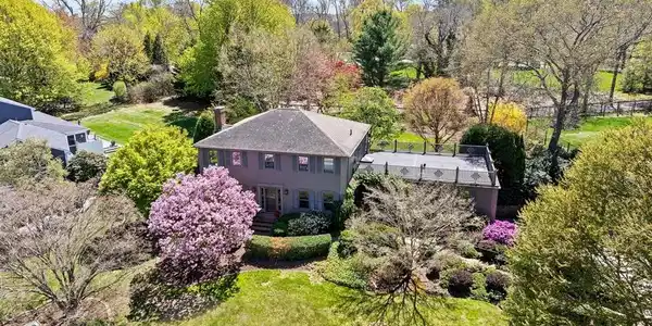 24 Sedgewick Dr