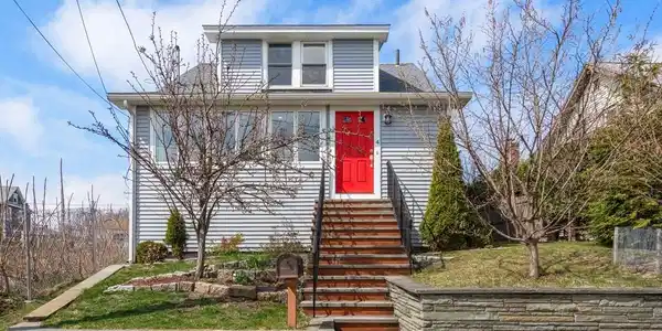4 Edwin St