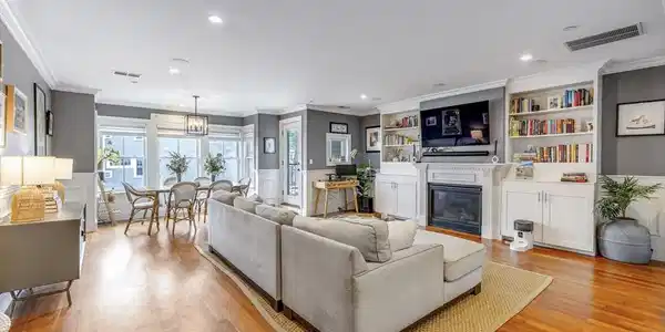 49 L St