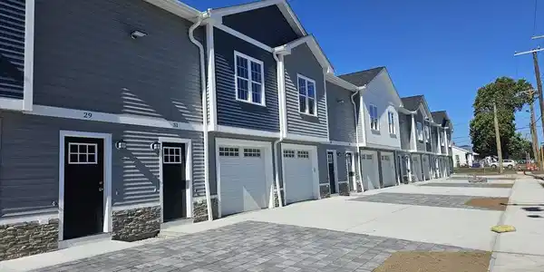 47 Brock Ave