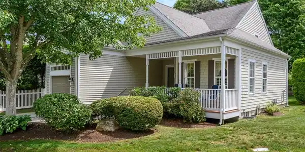 6 Hollyhock Knoll Ct
