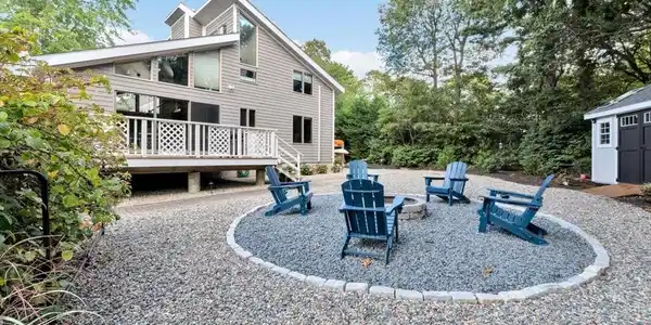 45 Manitoba Rd