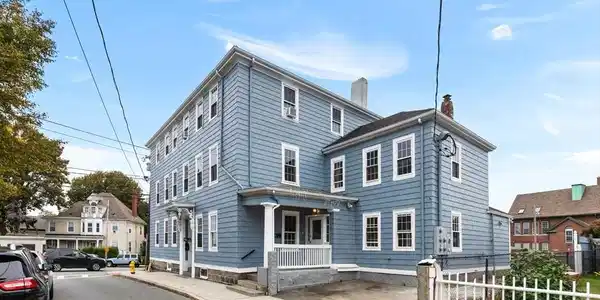 42 Middle Street