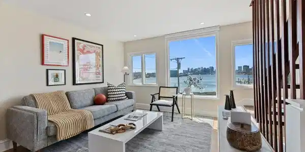 4 Ferry Street