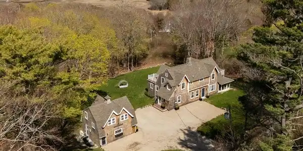 35 Mayflower Rd