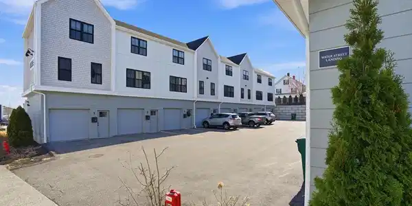 7 Water Street
