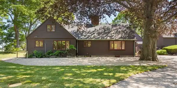 69 Dolliver Neck Rd