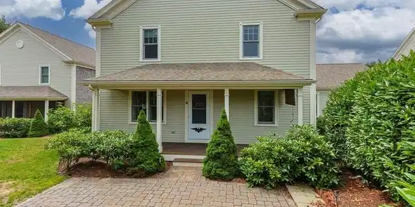 56 Carriage Shop Rd