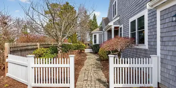 19 Martin Circle