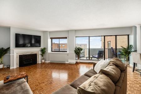 300 Lynn Shore Dr