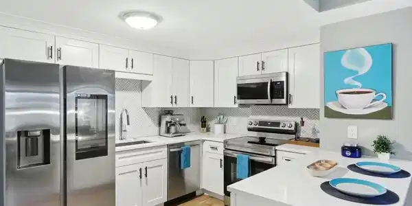 115 W 7th St