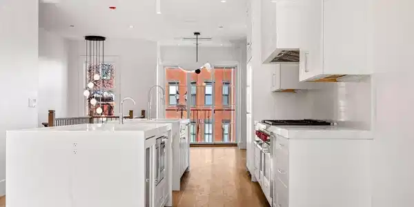 561 E Broadway