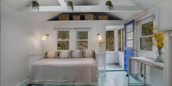 82 Shore Rd